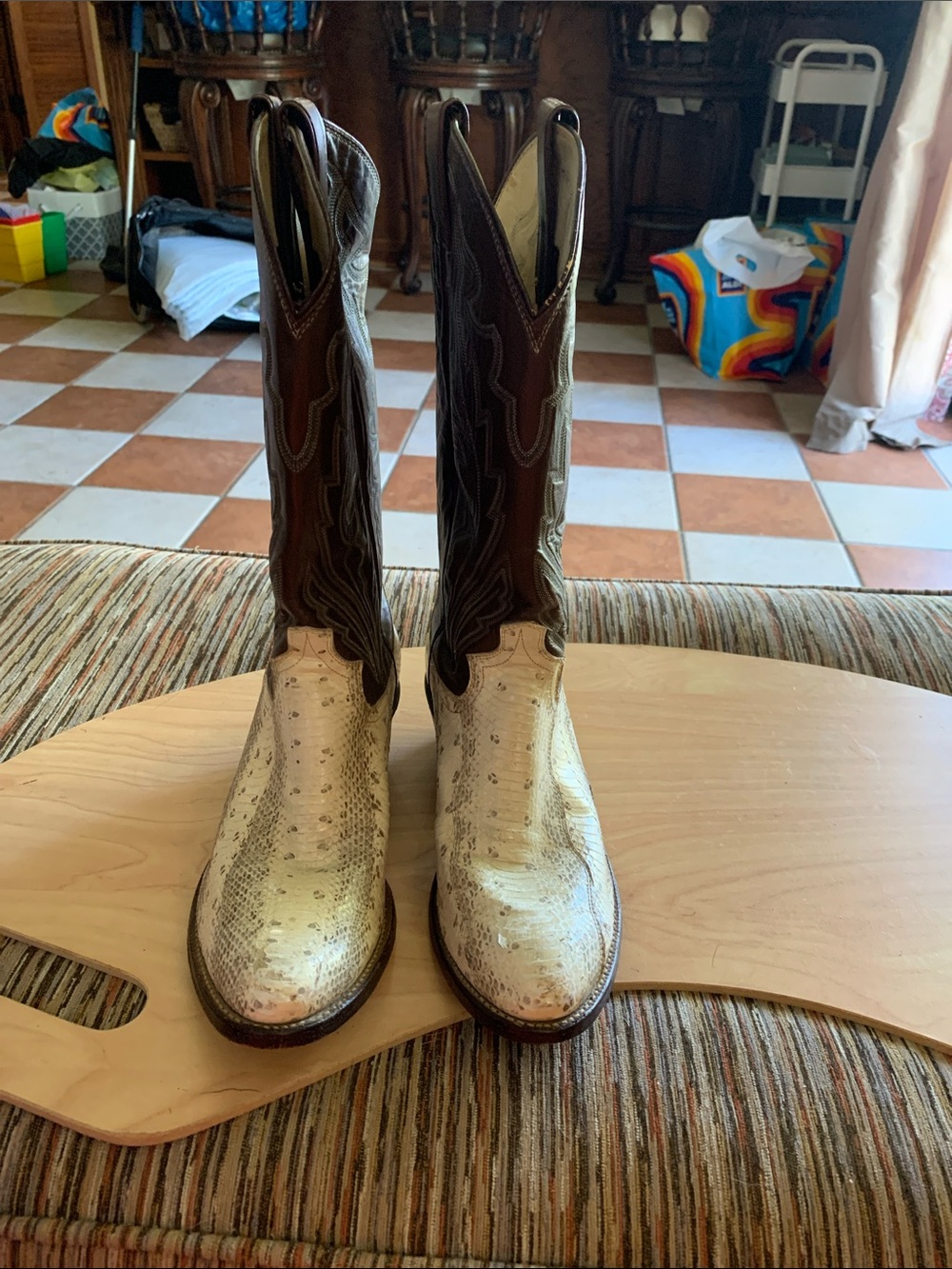 Justin cowboy boots size 9 women’s